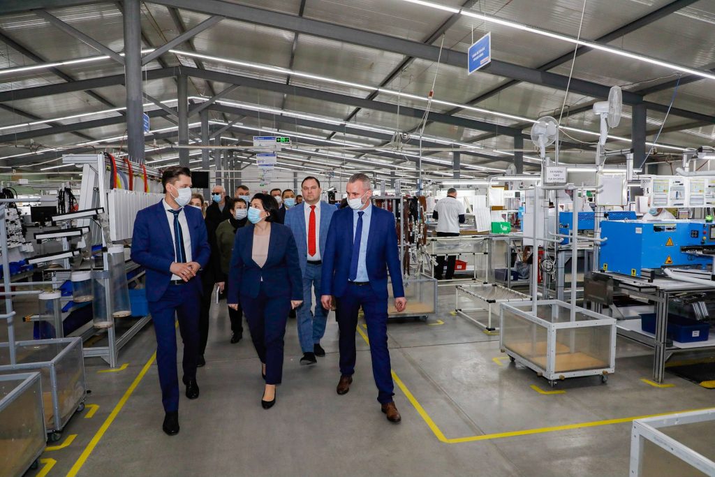 Vizita Doamnei Natalia GAVRILIȚA, Prim-ministru al Republicii Moldova, la fabrica ,,WeWire Harness Technology” din Căușeni